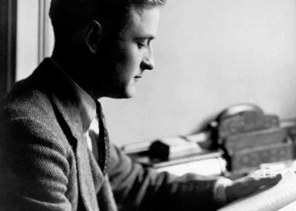 F Scott Fitzgerald reads