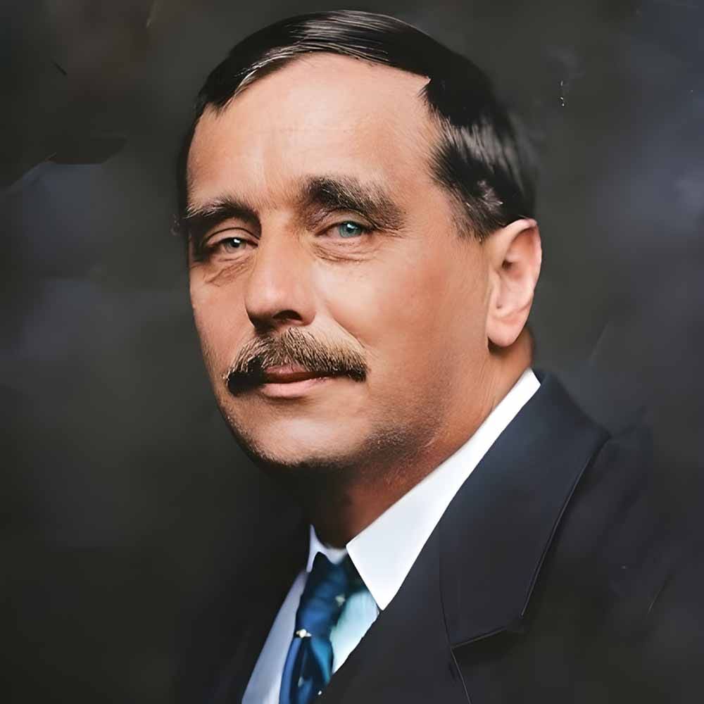 H.G. Wells photograph